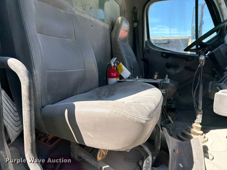 image for item FC3067 2007 Freightliner M2 water truck