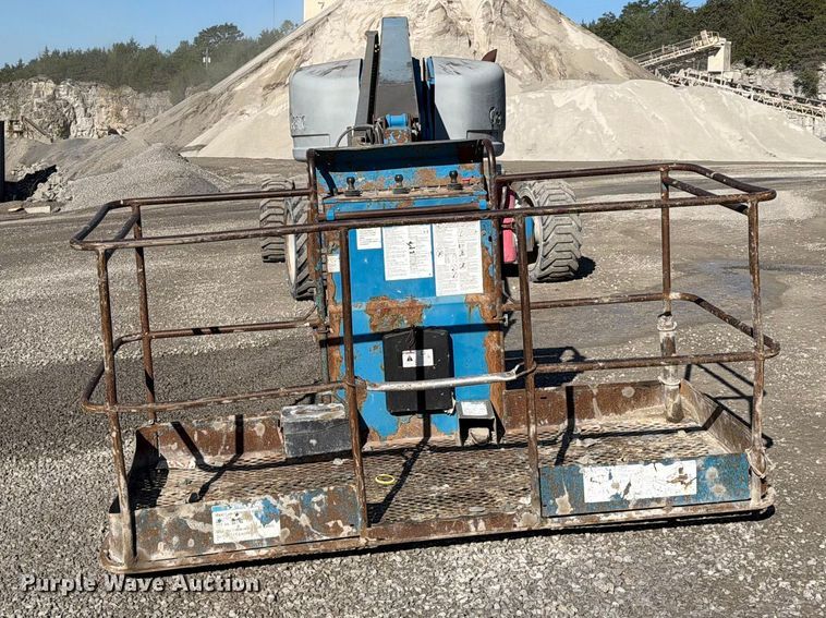 image for item FC3068 2007 Genie S-65 boom lift