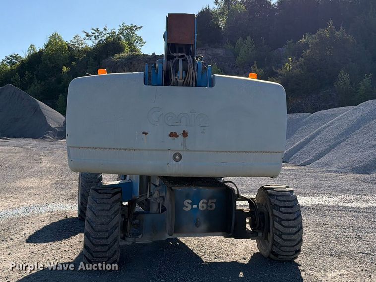 image for item FC3068 2007 Genie S-65 boom lift