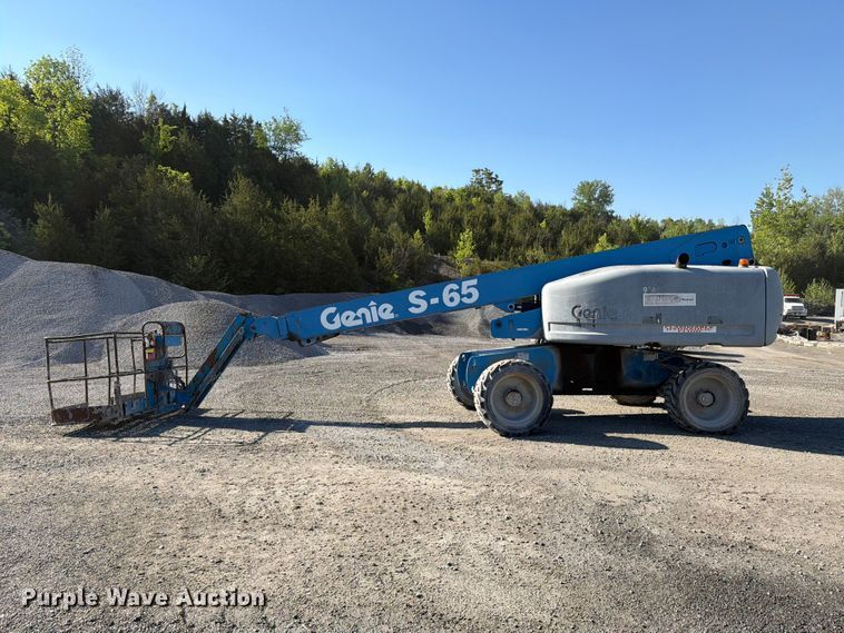 image for item FC3068 2007 Genie S-65 boom lift