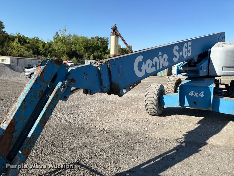 image for item FC3068 2007 Genie S-65 boom lift