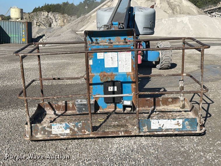 image for item FC3068 2007 Genie S-65 boom lift