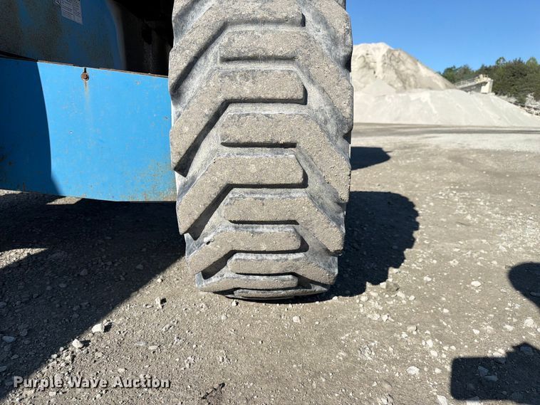 image for item FC3068 2007 Genie S-65 boom lift