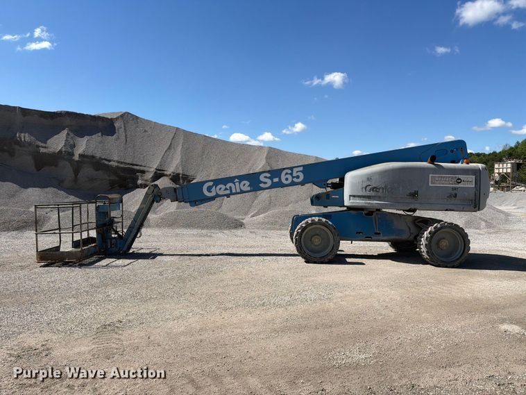 image for item FC3069 2007 Genie S-65 boom lift