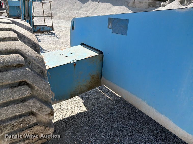 image for item FC3069 2007 Genie S-65 boom lift