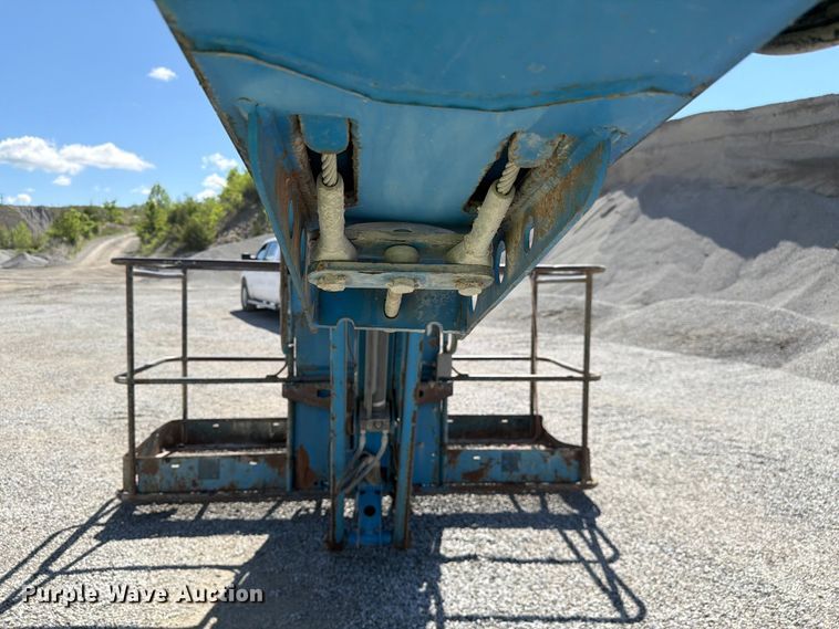 image for item FC3069 2007 Genie S-65 boom lift