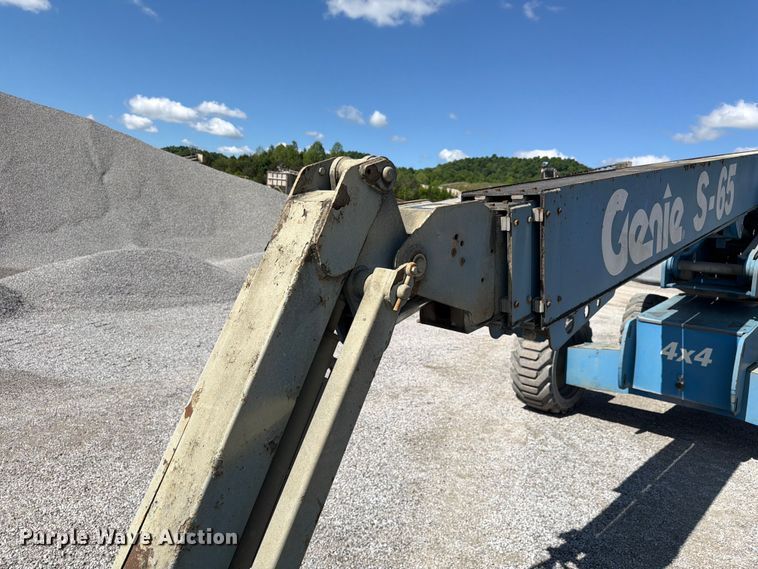 image for item FC3069 2007 Genie S-65 boom lift