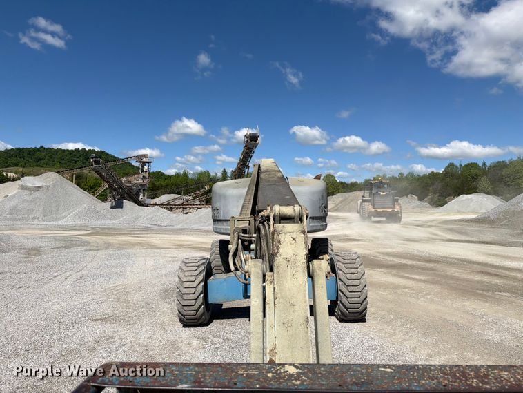 image for item FC3069 2007 Genie S-65 boom lift