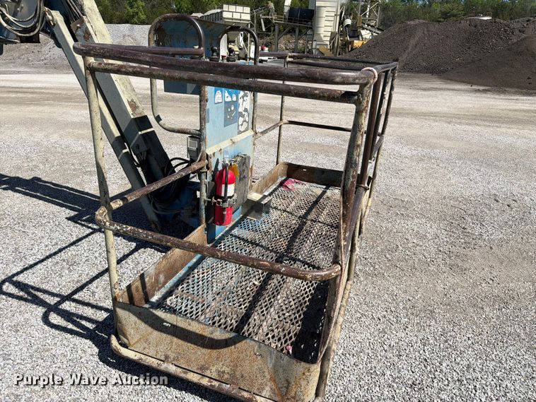 image for item FC3069 2007 Genie S-65 boom lift