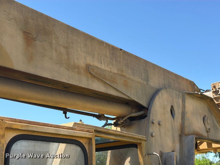 image for item FC3074 1966 Galion 150 crane