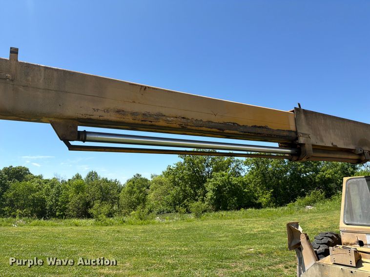 image for item FC3074 1966 Galion 150 crane