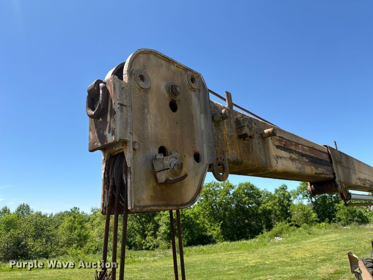 image for item FC3074 1966 Galion 150 crane