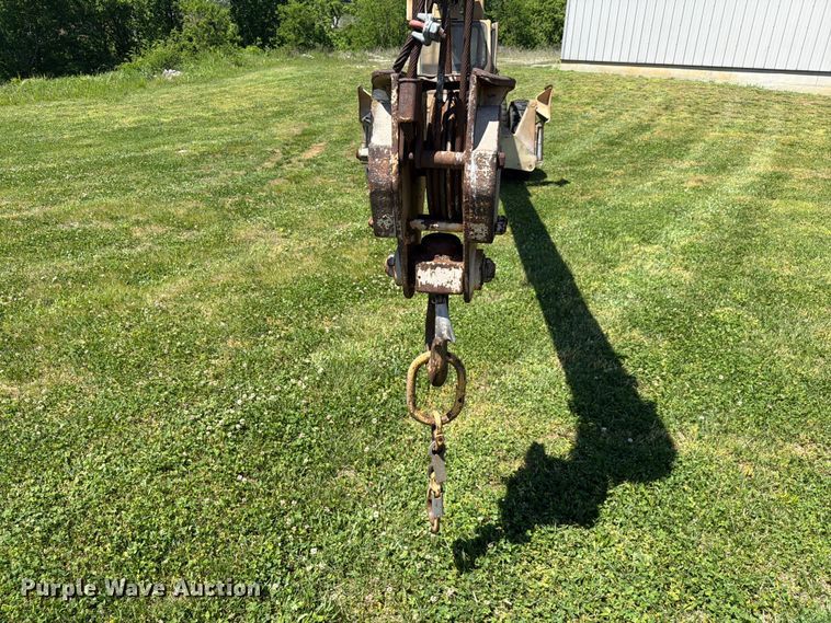 image for item FC3074 1966 Galion 150 crane