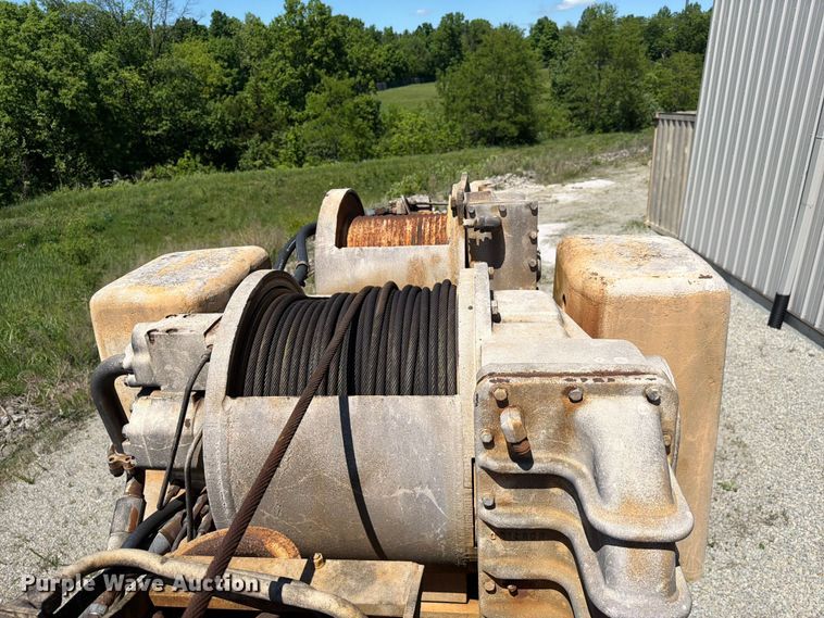 image for item FC3074 1966 Galion 150 crane