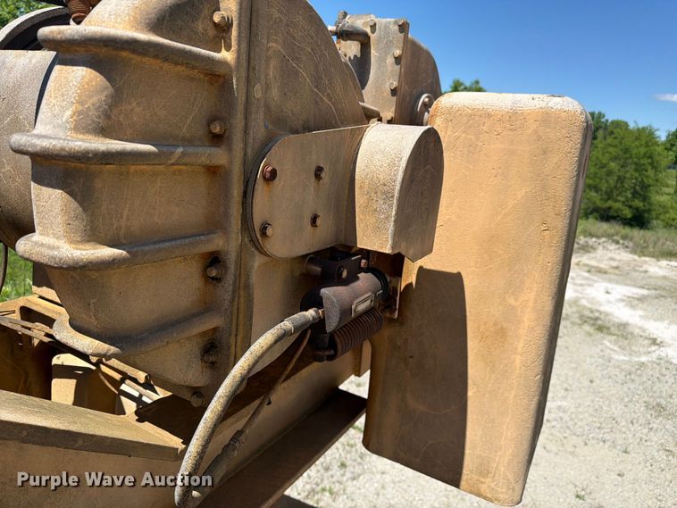 image for item FC3074 1966 Galion 150 crane