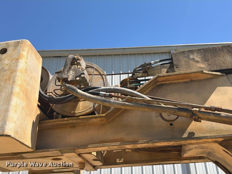 image for item FC3074 1966 Galion 150 crane