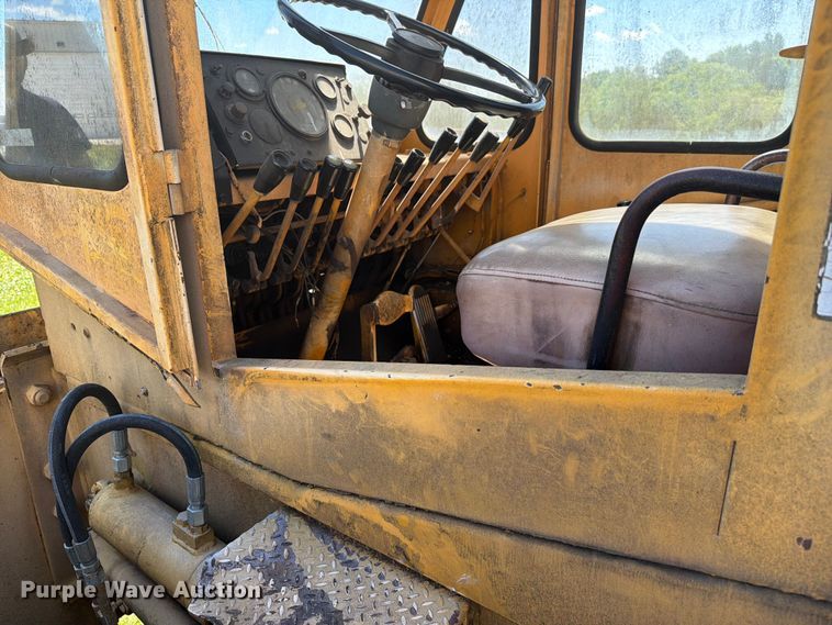 image for item FC3074 1966 Galion 150 crane