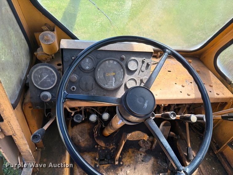 image for item FC3074 1966 Galion 150 crane