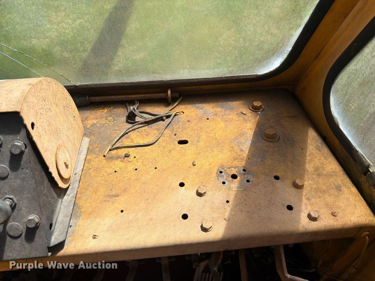 image for item FC3074 1966 Galion 150 crane