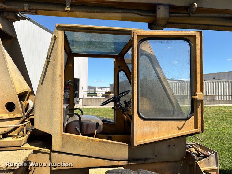 image for item FC3074 1966 Galion 150 crane