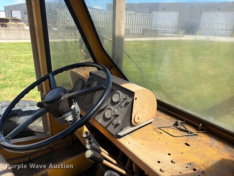image for item FC3074 1966 Galion 150 crane