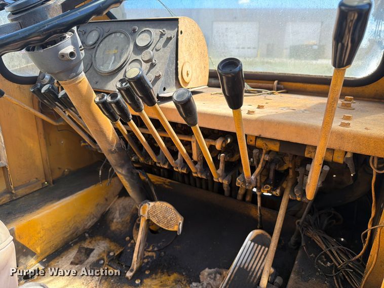 image for item FC3074 1966 Galion 150 crane