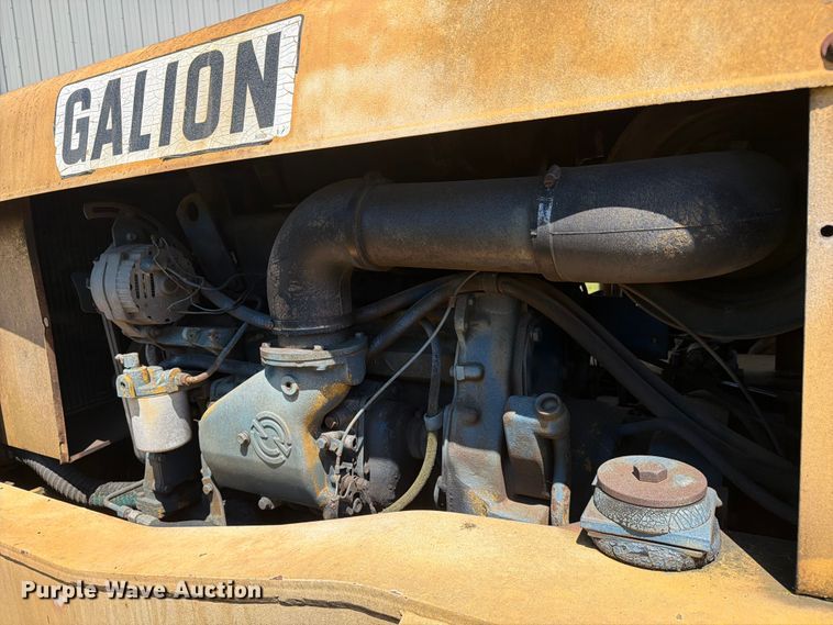 image for item FC3074 1966 Galion 150 crane