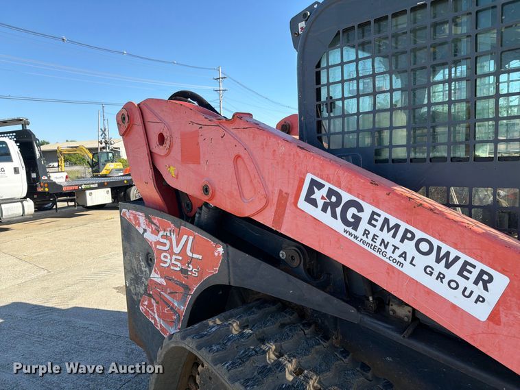 image for item FC3075 Kubota SVL95-2S tracked skid steer loader
