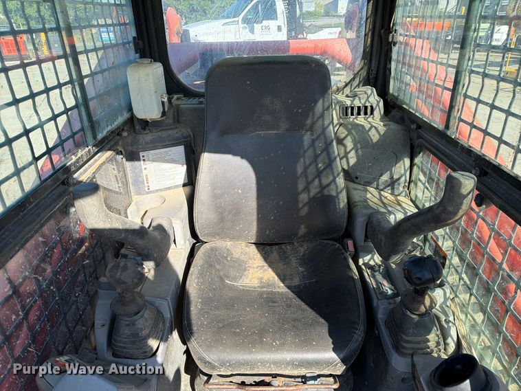 image for item FC3075 Kubota SVL95-2S tracked skid steer loader