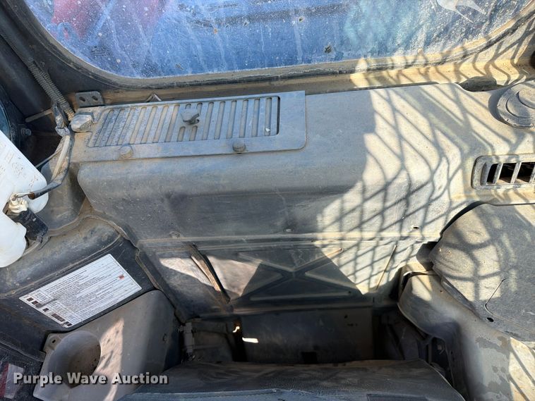 image for item FC3075 Kubota SVL95-2S tracked skid steer loader