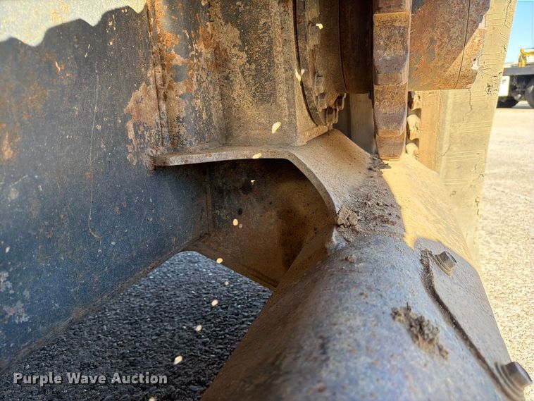 image for item FC3075 Kubota SVL95-2S tracked skid steer loader