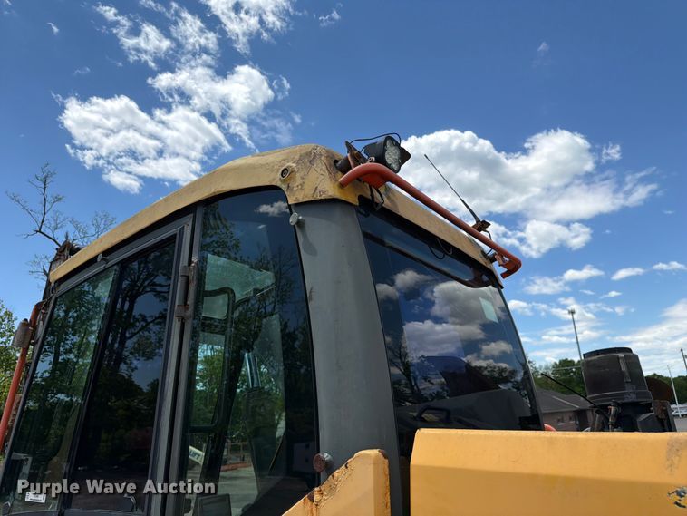 image for item FC3086 2017 Volvo EC140EL excavator