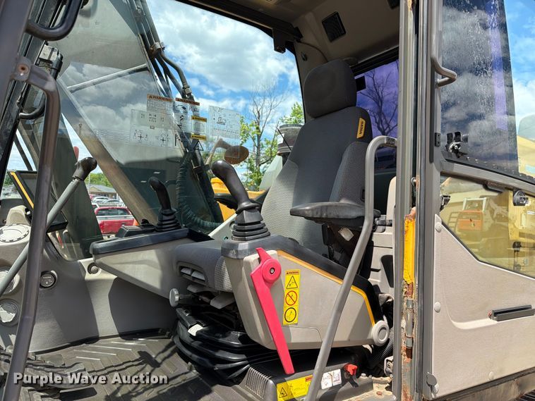 image for item FC3086 2017 Volvo EC140EL excavator