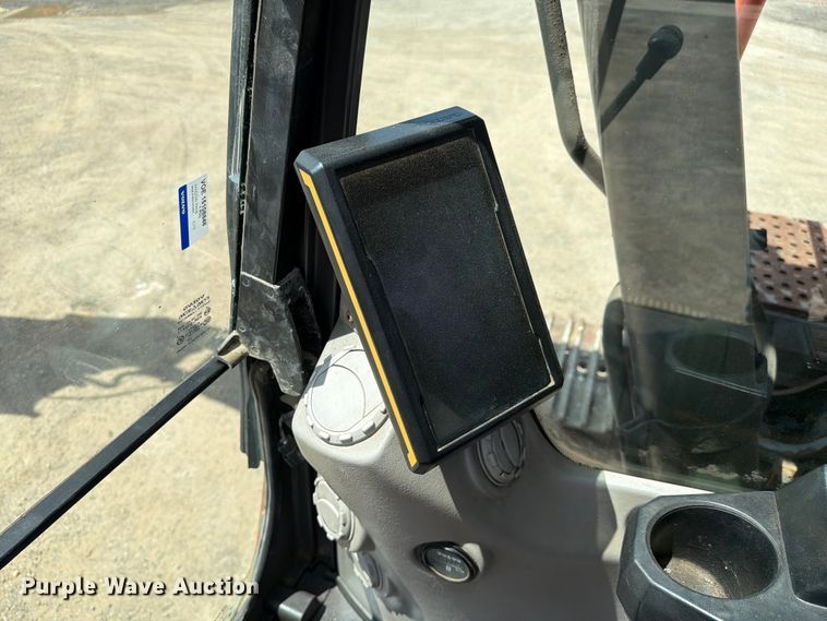 image for item FC3086 2017 Volvo EC140EL excavator
