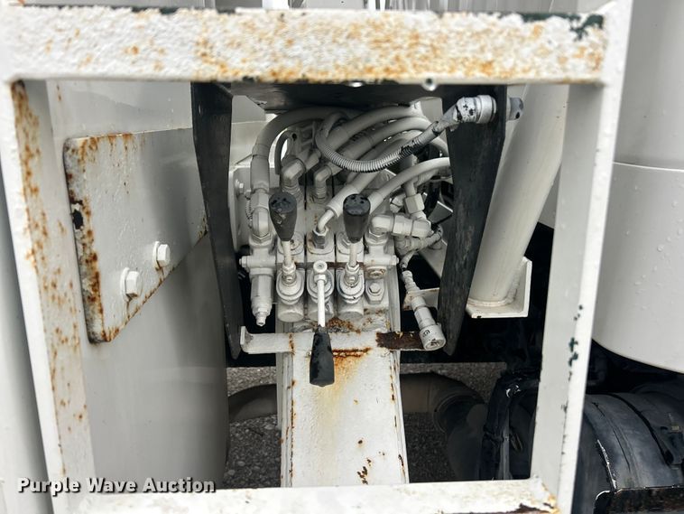 image for item FC5458 2014 Freightliner M2 forestry bucket truck