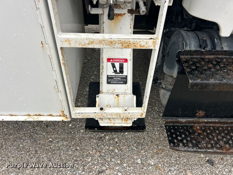 image for item FC5458 2014 Freightliner M2 forestry bucket truck