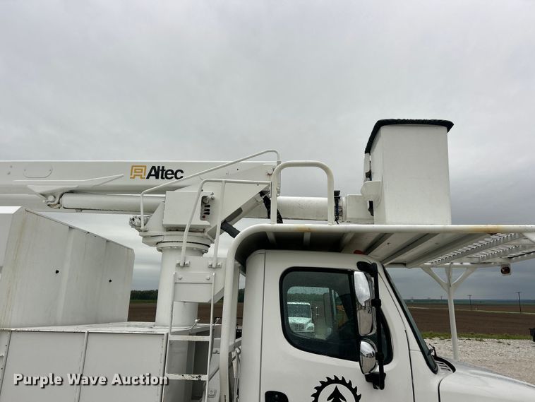 image for item FC5458 2014 Freightliner M2 forestry bucket truck