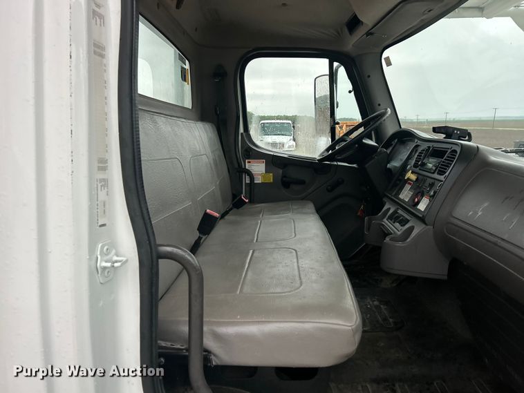 image for item FC5458 2014 Freightliner M2 forestry bucket truck