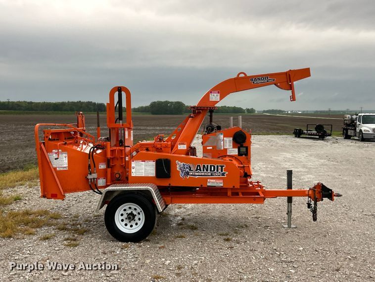 image for item FC5459 2019 Bandit 12XPC wood chipper