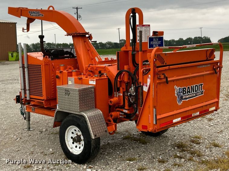 image for item FC5459 2019 Bandit 12XPC wood chipper