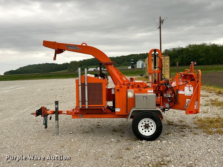 image for item FC5459 2019 Bandit 12XPC wood chipper
