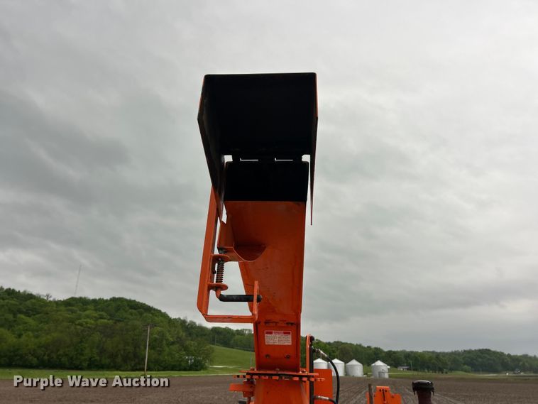 image for item FC5459 2019 Bandit 12XPC wood chipper