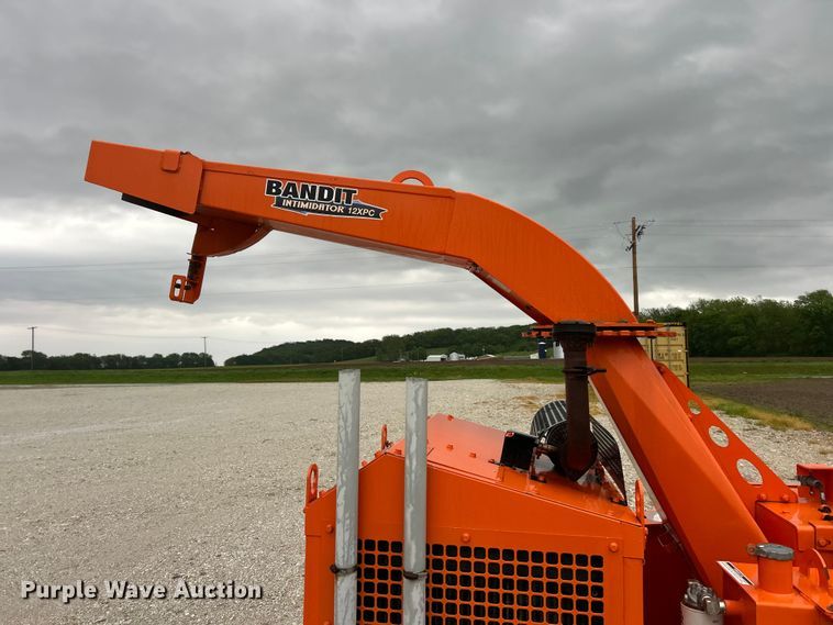 image for item FC5459 2019 Bandit 12XPC wood chipper
