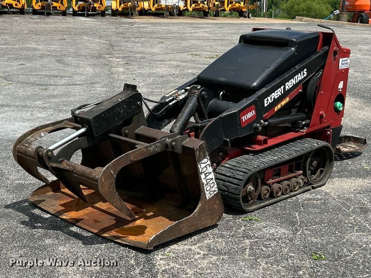 image for item FC5467 2019 Toro Dingo 22324 compact utility loader