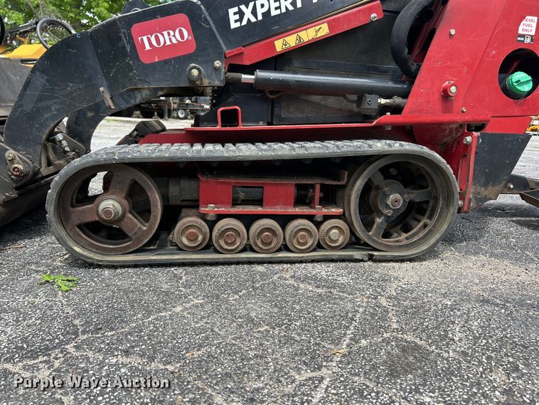 image for item FC5467 2019 Toro Dingo 22324 compact utility loader