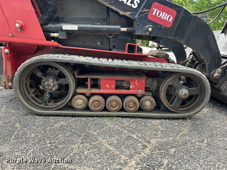 image for item FC5467 2019 Toro Dingo 22324 compact utility loader