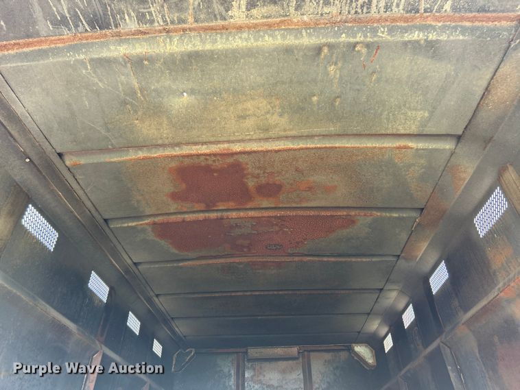 image for item FC5476 2004 GMC C8500 chipper truck