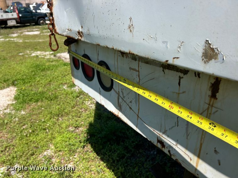 image for item FC5476 2004 GMC C8500 chipper truck