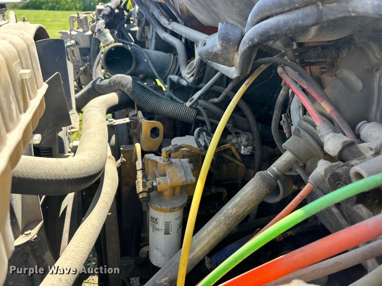 image for item FC5476 2004 GMC C8500 chipper truck