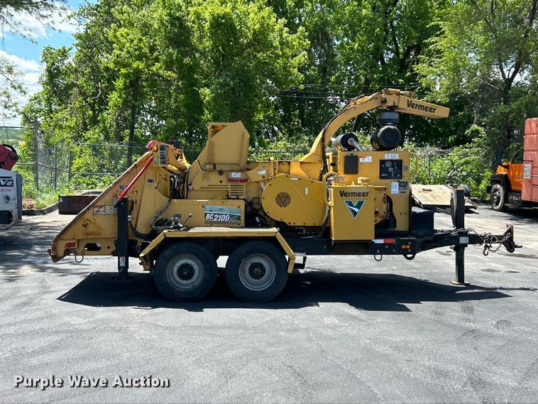 image for item FC5480 2008 Vermeer BC2100XL wood chipper